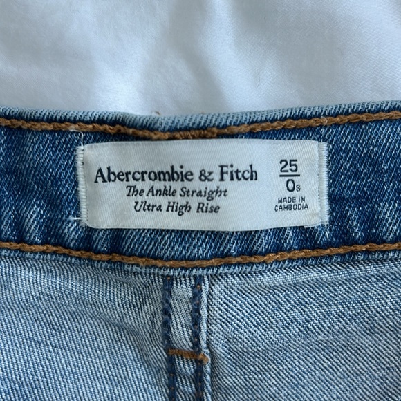 Abercrombie & Fitch The Ankle Straight Ultra High Rise - Picture 4 of 4